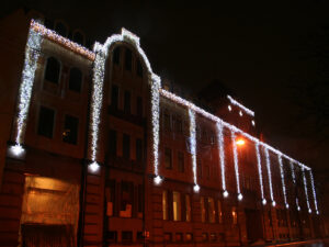 Новогоднее оформление фасада офисного центра г.Киев